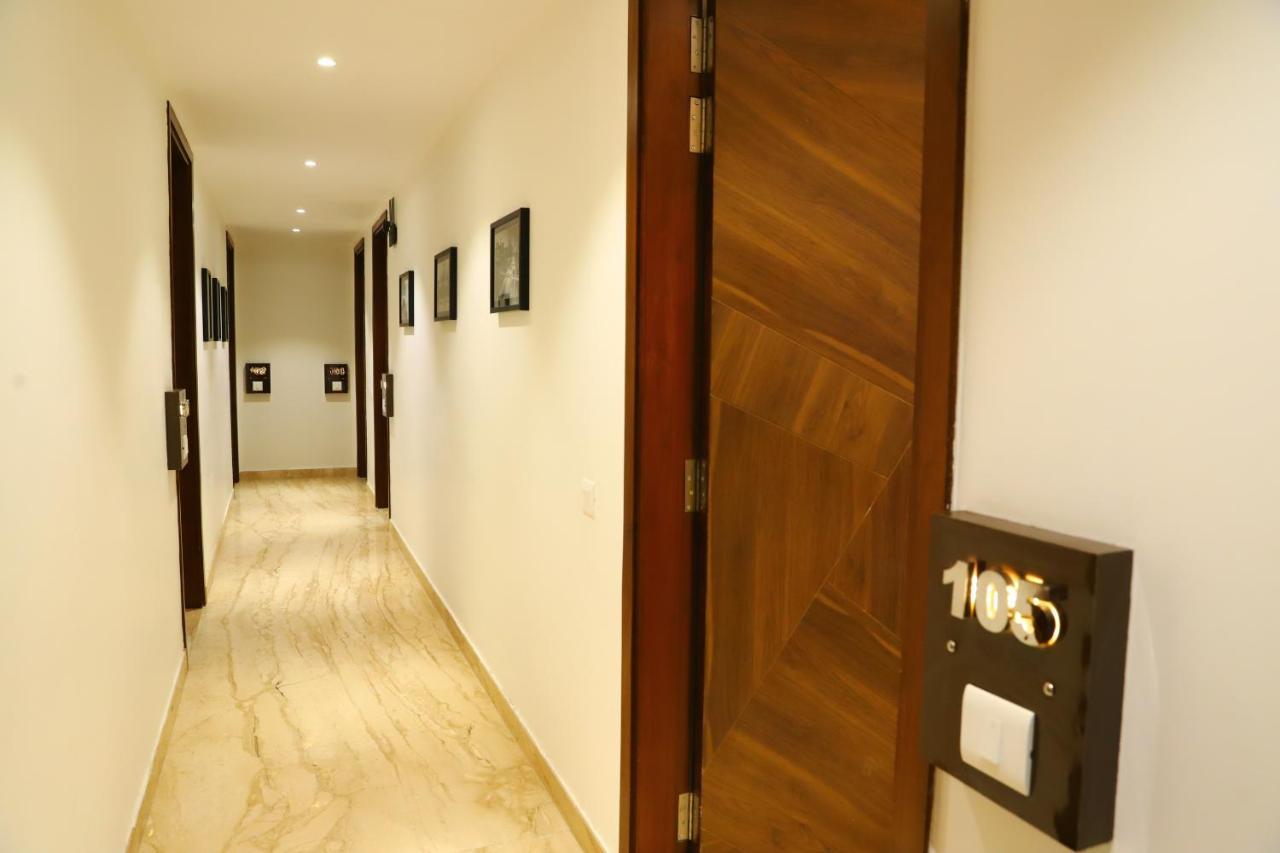 Hotel Malbork Inn Rajouri Garden Delhi - Couple Friendly Local Ids Accepted Нью-Дели Экстерьер фото